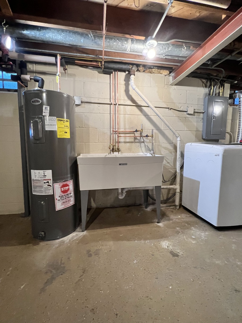 Gas Line & Dryer Hookups
